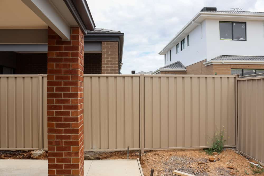 What Are My Rights When My Neighbor Owns the Wall I Want to Paint Chippenham?